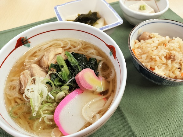 4月12日夕食　稲庭うどん