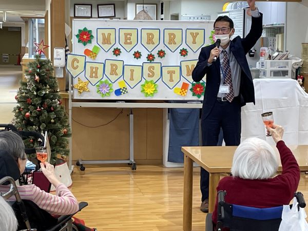 介護居室のクリスマス会が開かれました♪